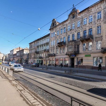 Зелені Апартаменти Біля Оперного Театру Flat In The City Center Leópolis Exterior foto